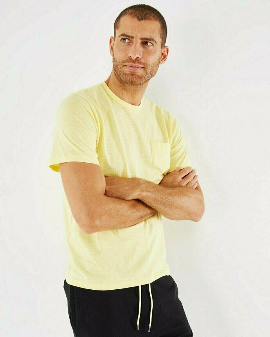 Mexx T-shirt chest pocket Yellow Żółte | QTIRG2534